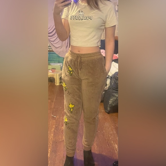 2-piece sleepwear for women, cropped shirt and soft cuffed sweats with tie - Picture 2 of 3